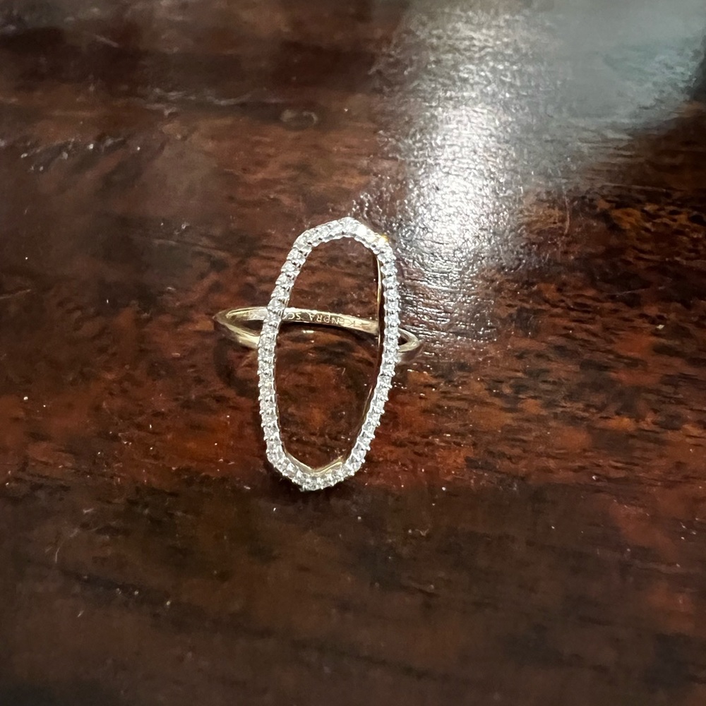 Authentic Dani 14k gold diamond ring, size 6. Worn twice